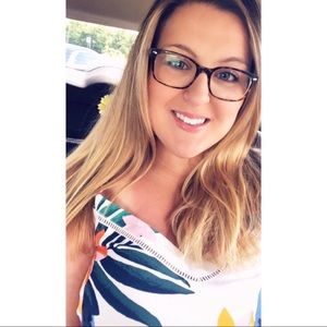 Meet your Posher, Halee